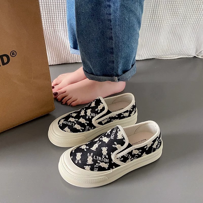 Спот взрыв гонконгского ветра плоский педаль маленький белый туфли женский 2024 весна и лето высокого уровня холст дышащий и повседневный