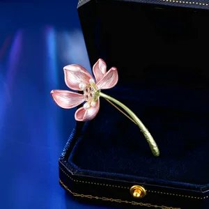 Creative Atmosphere Floral Clothing Pin Suit Accessories New Antique Elegant Enamel Pearl Lotus Brooch