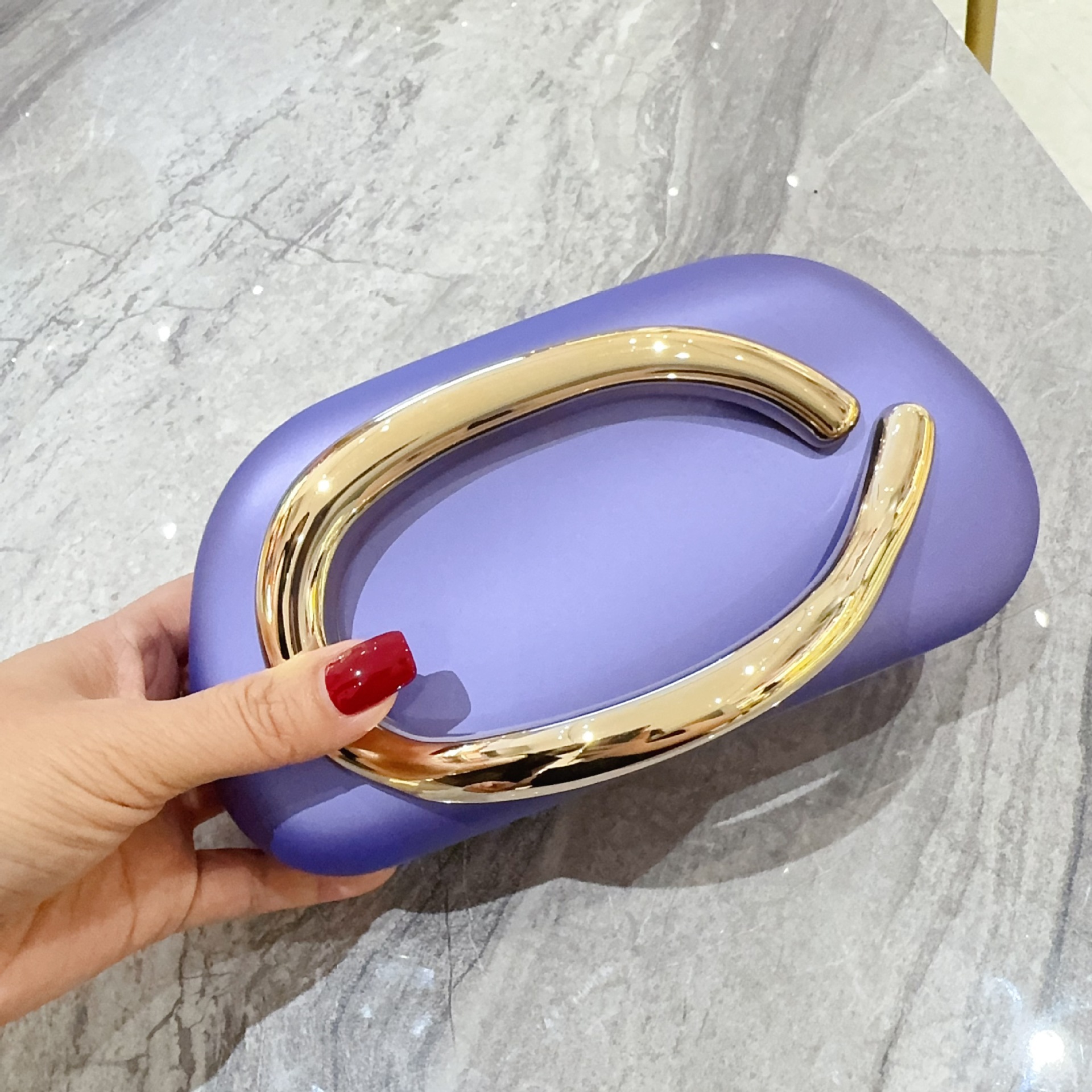 Europa y América tendencia transfronteriza bolsa de cena ligera de lujo bolsa acrílico cadena metal para llevar un solo hombro bolso de mano ropa de noche