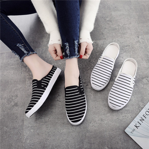 Women's Summer Fashion External Wearing Flat Slipper Canvas Shoes with Toe Cover, No Heel Half Slip-On New White Shoes