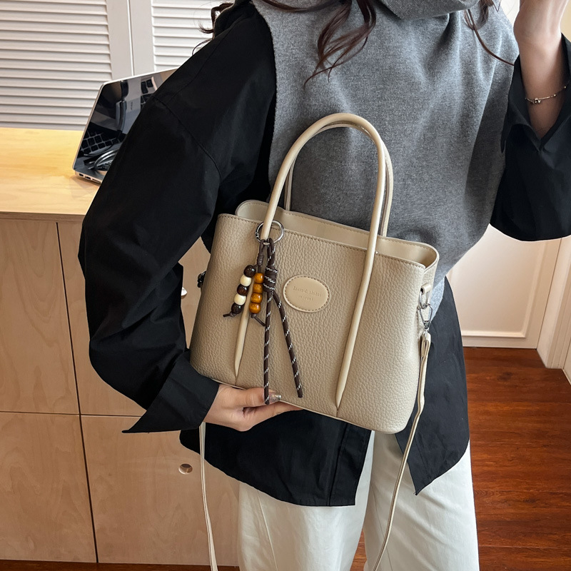 Bolso de mano para mujeres 2025 nuevo estilo de invierno de alta calidad nicho lujoso retro bolso de hombro bolso de balde de agua image 11