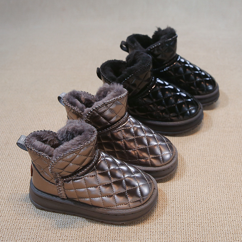 2025年冬季新款休闲加绒加厚雪地靴女童皮面短靴男童棉鞋保暖鞋子
