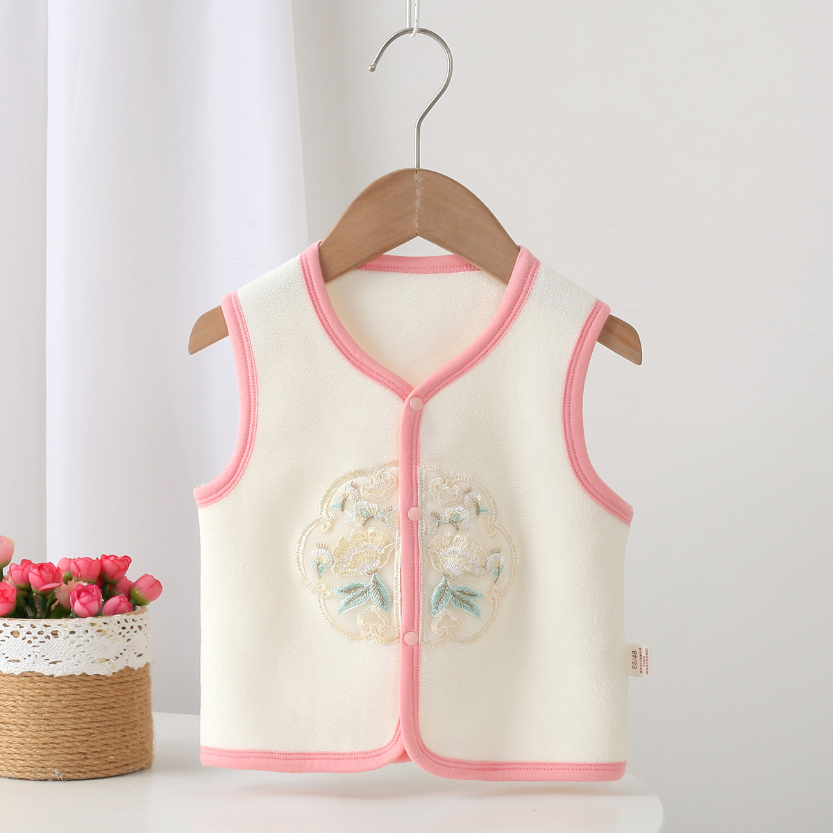 新款婴幼儿马甲春秋冬季保暖宝宝奥粒绒新生儿上衣打底中国风潮