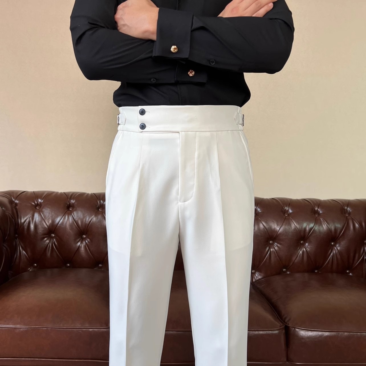 Luxury-inspired Neapolitan style men's trousers, high-waisted, cropped, cropped, mid-length casual Gorilla trousers.