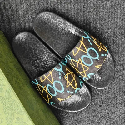 in stock Summer Couple Sandals and Slippers for Men and Women Outer Wear Korean Style Internet Celebrant Graffiti Home Fashion All-match One-word Shops for Students