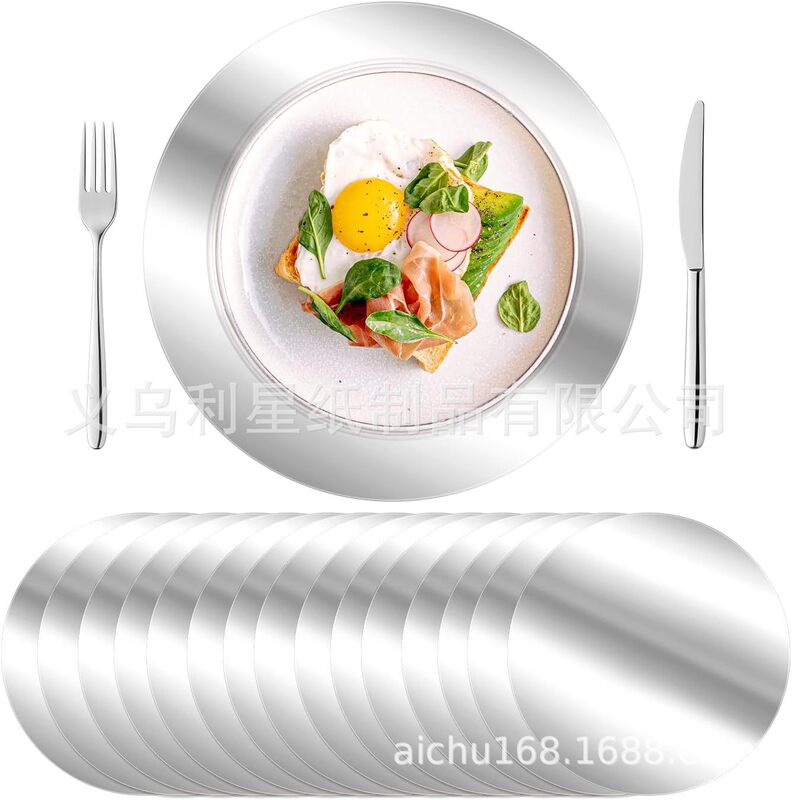 使い捨てのテーブルは食事のマットを敷きます。|undefined