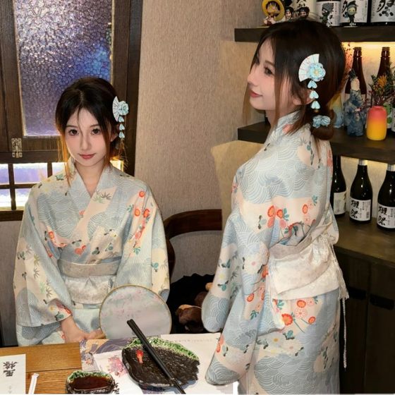 New Traditional Japanese-Style Vintage Formal Dress for Girls, Improved Kimono for Photoshoots, Japanese Photography Clothing