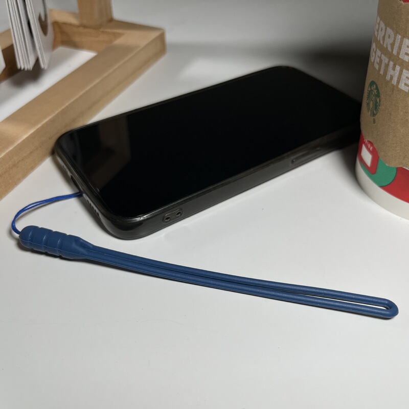 携帯電話のストラップの手首の短い携帯電話のチェーンの鍵のuディスクの部品の液体のシリカゲルのエアポッドプロの2ストラップを適用します。|undefined