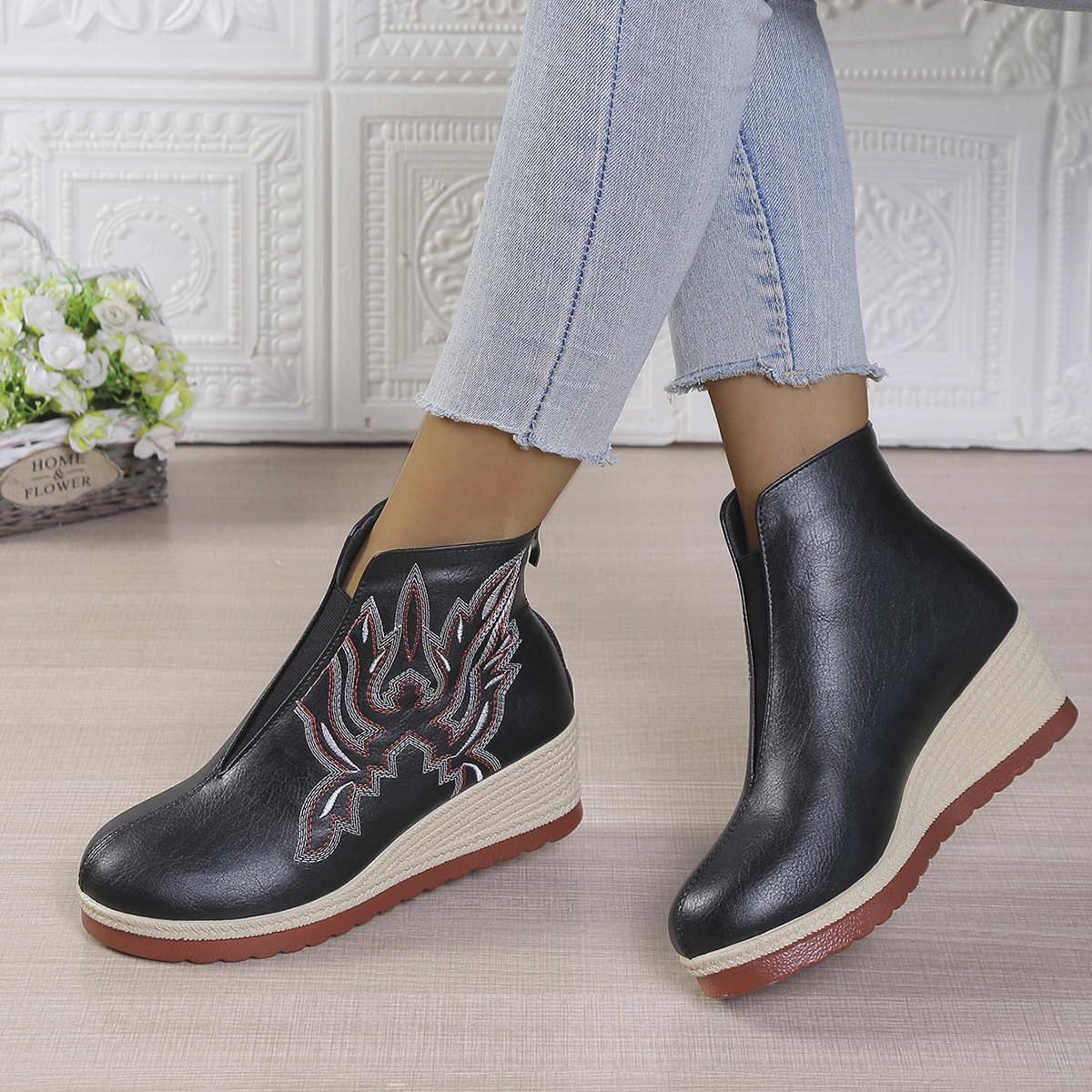 Embroidered Thick Version Retro Ankle Boots Women