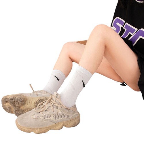 Autumn and winter high socks for women, men's mid-length socks, new socks, black and white socks