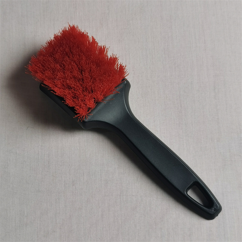 검은 손잡이 빨간 머리