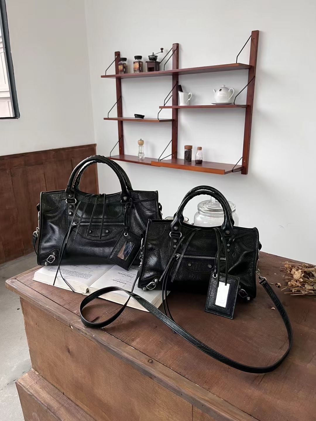 Retro Black Handheld Motorcycle Bag For Women 2024 New Arrival Luxury Fashion Spicy Girl Niche Shoulder Crossbody Bag - Thumbnail 6