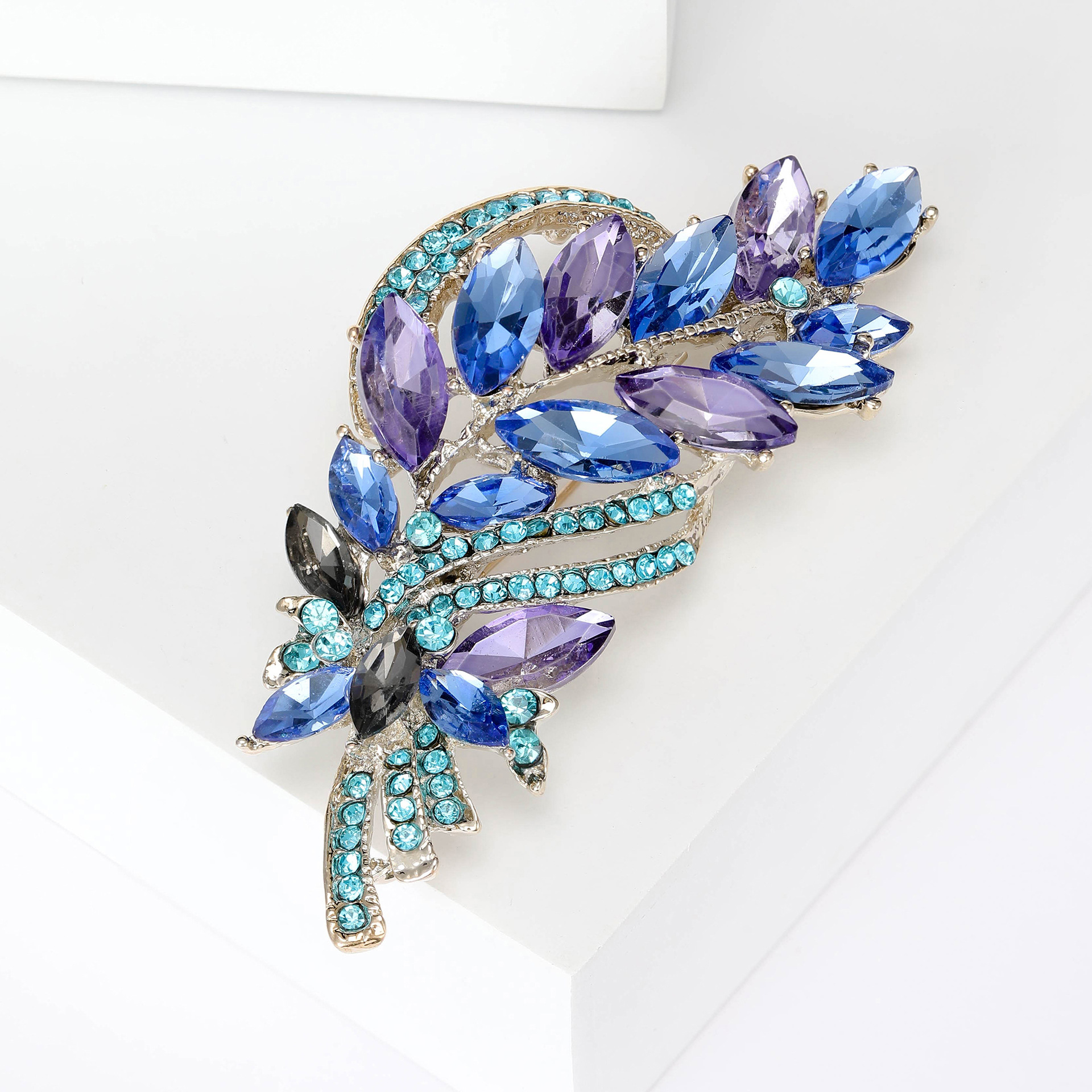 35g Weight Brooches Classification Banquet, Party, Street Occasion Alloy Material Leaf Pattern Women's Gender Simple Style Style Simple Style Pin Leaf Alloy Women's Brooches 5