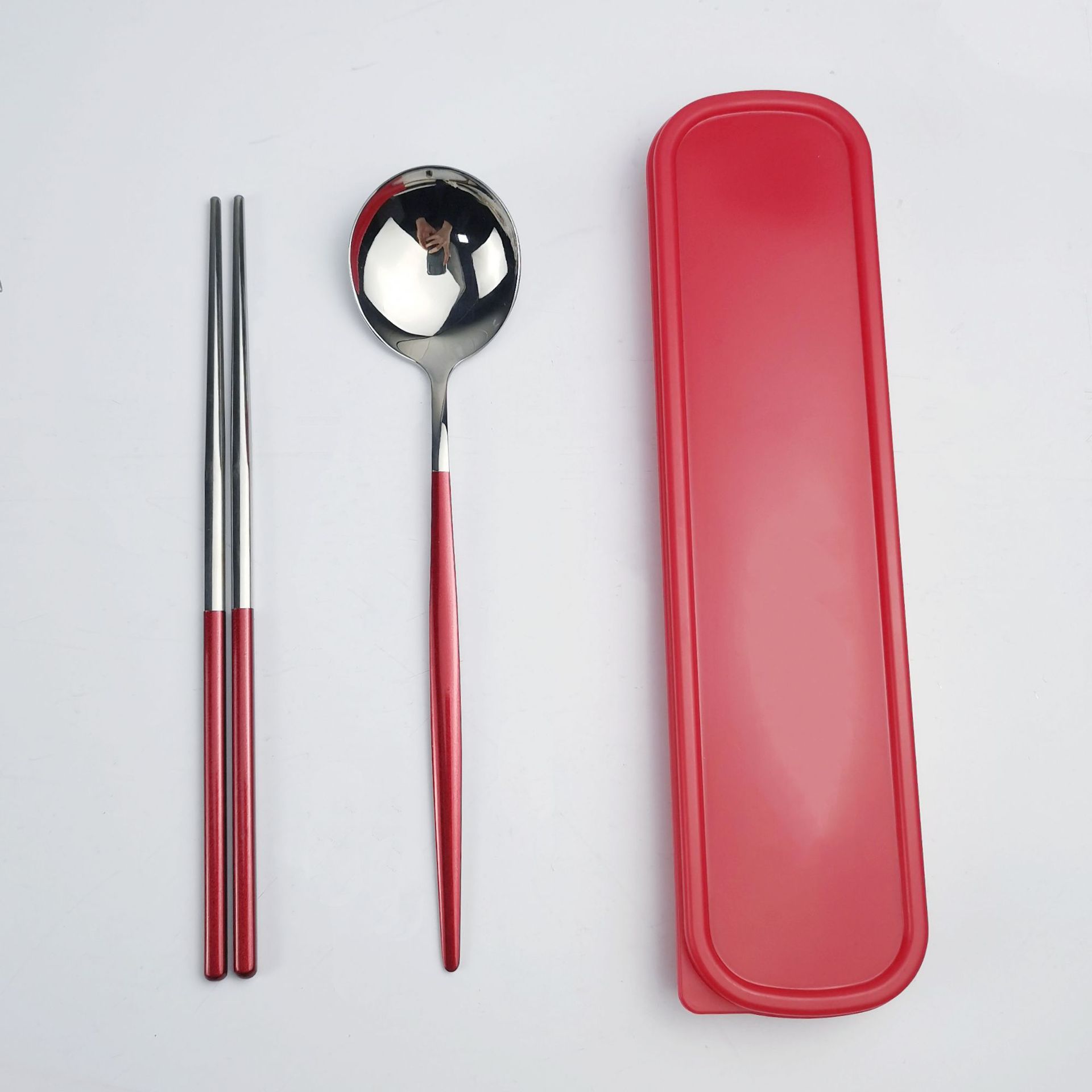 Juego de vajilla portátil de acero inoxidable Portugal palillos horquilla palillos viaje conjunto de tres piezas conveniente vajilla Net rojo regalo cuchara