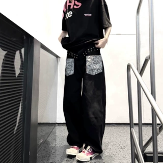 美式高街贴布豹纹口袋弯刀牛仔裤男女宽松重磅铆钉拼接阔腿直筒裤