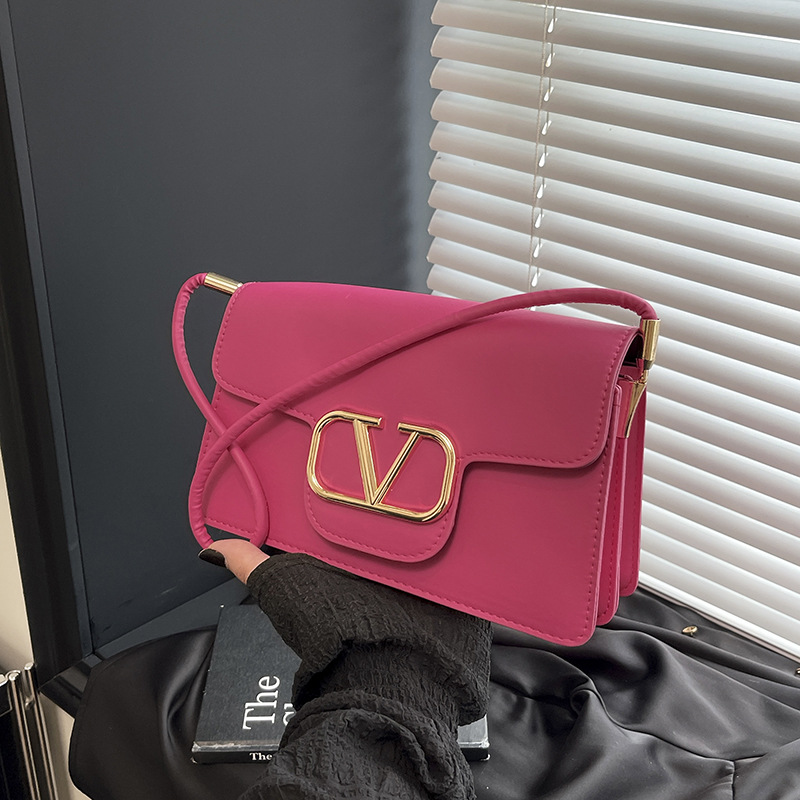 Trendy and Unique Women's Underarm Bag 2025 Summer New Fashion Simple Large Capacity Single Shoulder Commuter Small Square Bag