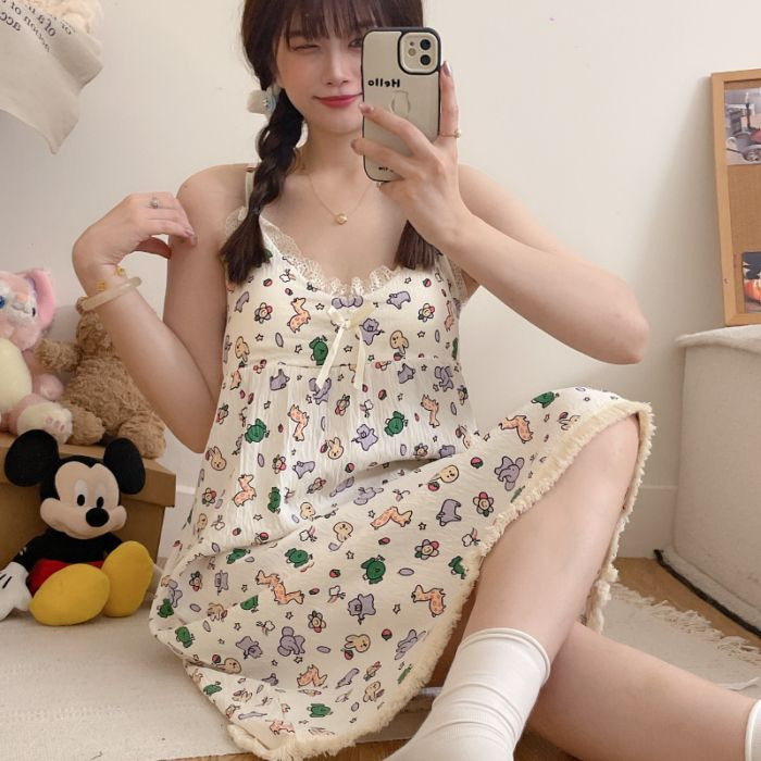 El oso azul viene con una almohadilla para el pecho, un camisón, una mujer, un dulce servicio a domicilio de verano, una nube, un pijama de hilo de algodón, ropa exterior delgada