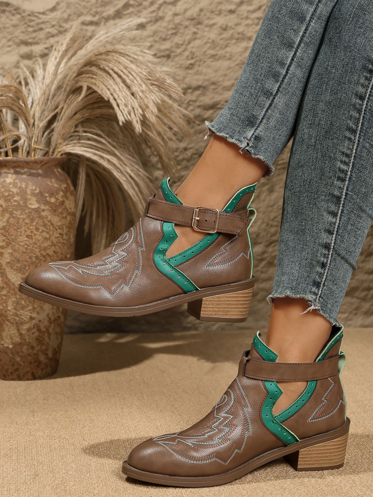 Women's Retro Embroidered Color Block Mid Heel Ankle Boots Plus Size British Style Martin Boots Autumn New Style_vogvips.com