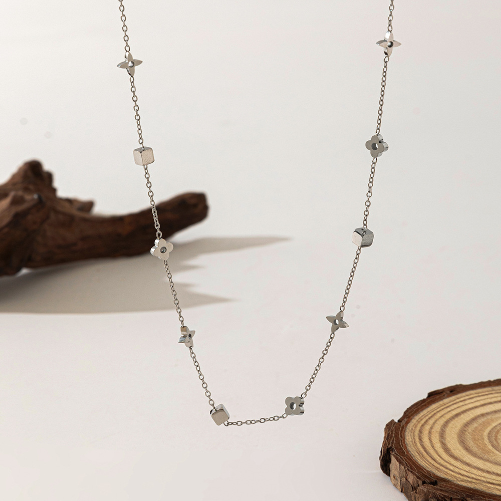 Pulsera de Acero de Titanio de Dongguan, Estilo Europeo y Americano, Diseño de Doble Cadena con Cuchillas, Exagerada, Hip-Hop, para Otoño e Invierno, No se Destiñe, para Mujer