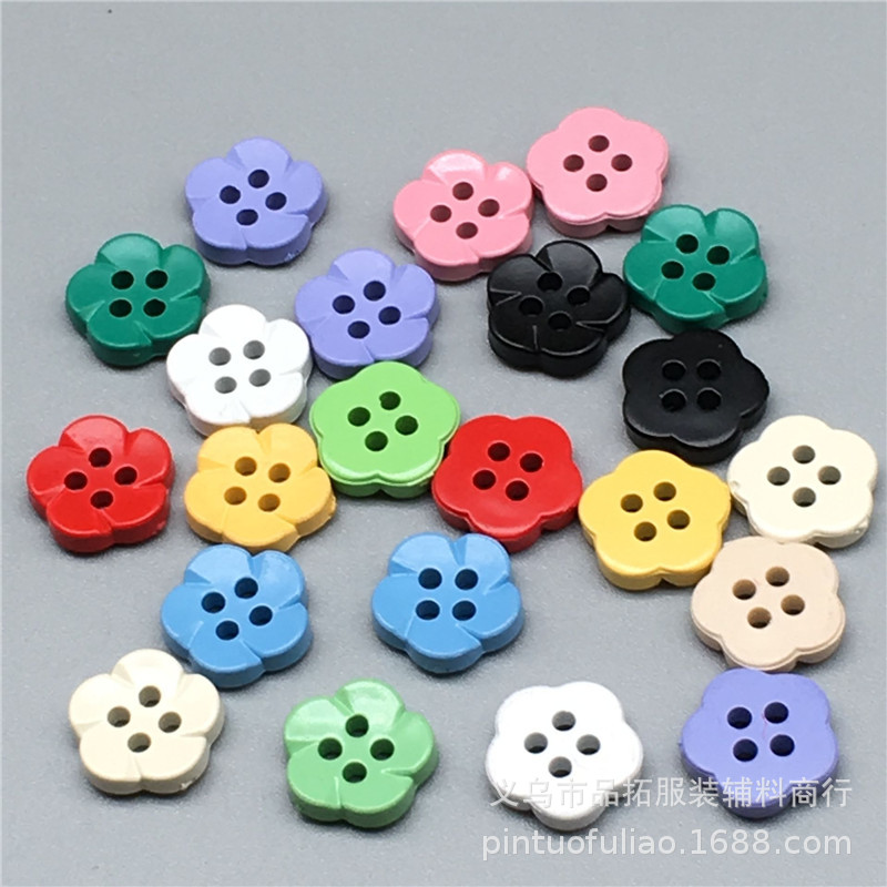 彩色可爱喷漆小花纽扣四眼花朵纽扣开衫衣服儿童外套毛衣百搭扣子