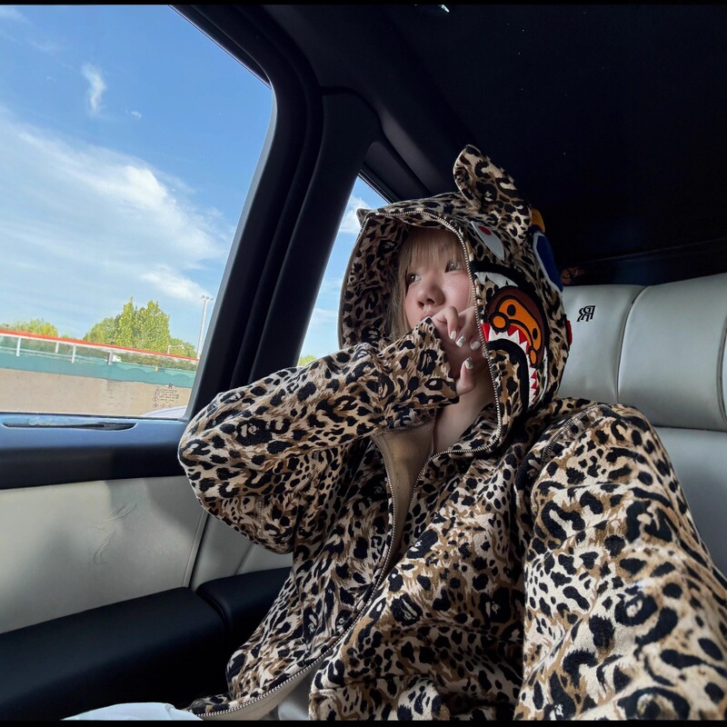 High-Quality Bape Camo Shark Camouflage Ape Head Monkey Head Milo Brown Inner Sweatshirt Jacket for Couples High-Quality Bape Camo Shark Camouflage Ape Head Monkey Head Milo Brown Inner Sweatshirt Jacket for Couples