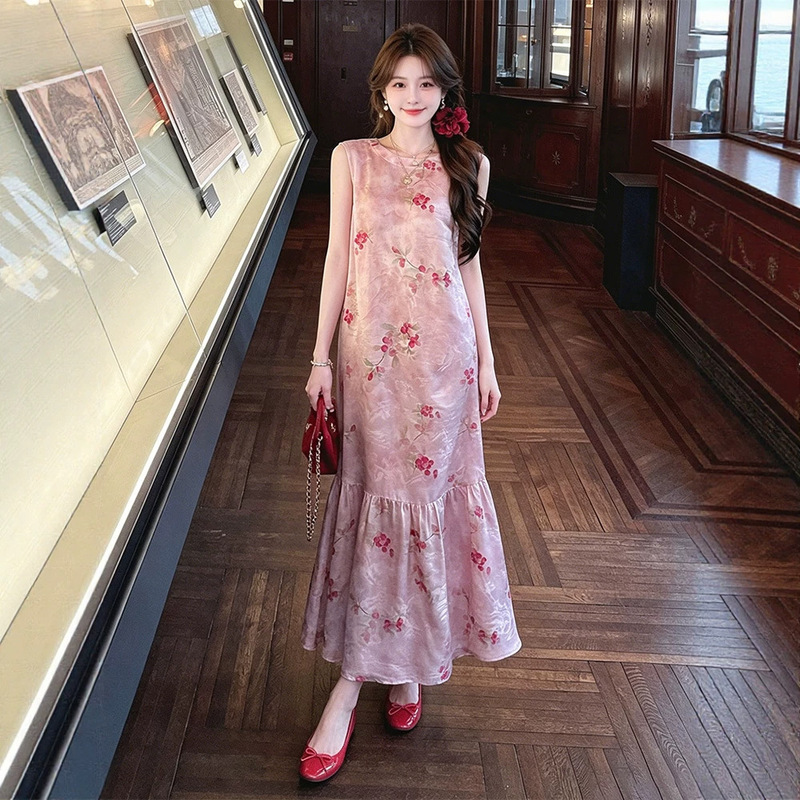 Yingci | Versatile Satin Dress for Women: New Chinese Style Sleeveless Long Dress for Petite Figures in Summer. Yingci | Versatile Satin Dress for Women: New Chinese Style Sleeveless Long Dress for Petite Figures in Summer.