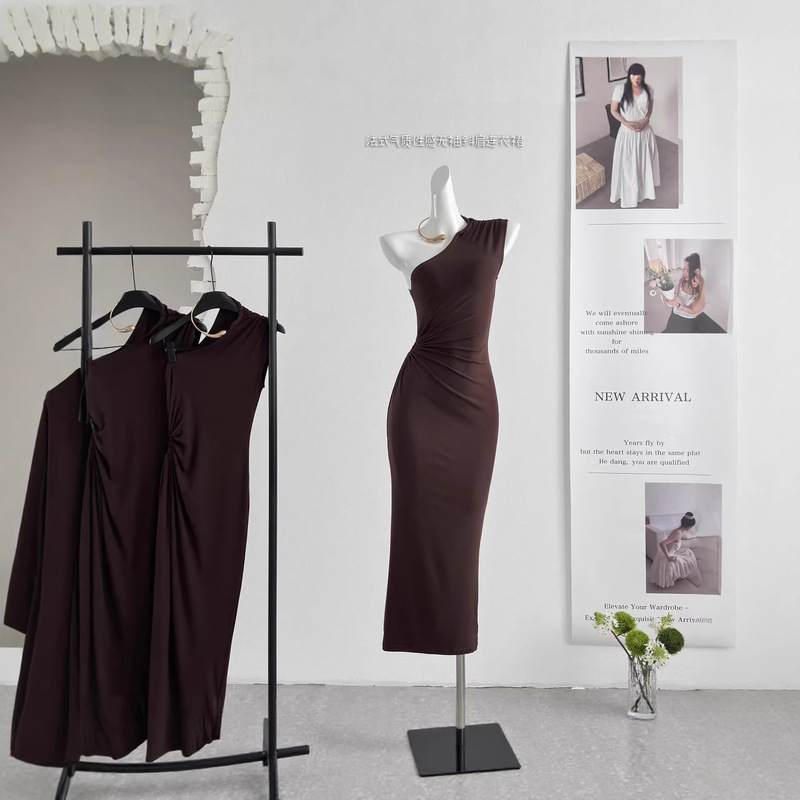 FAY Golden Brown Goddess French Style One-Shoulder Hollowed-Out Slim-Fit Metallic Halter Neck Slimming Long Dress FAY Golden Brown Goddess French Style One-Shoulder Hollowed-Out Slim-Fit Metallic Halter Neck Slimming Long Dress