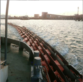 260*260*810夹油布挡油塑料PE浮漂 海洋隔离石油浮体