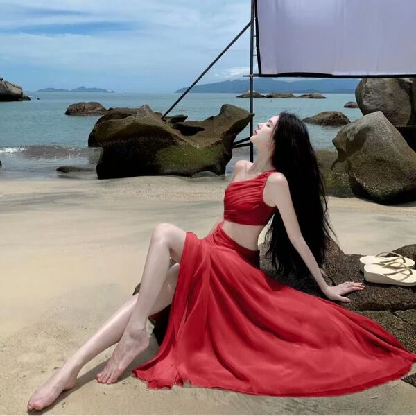 White summer fashionable dress sleevless