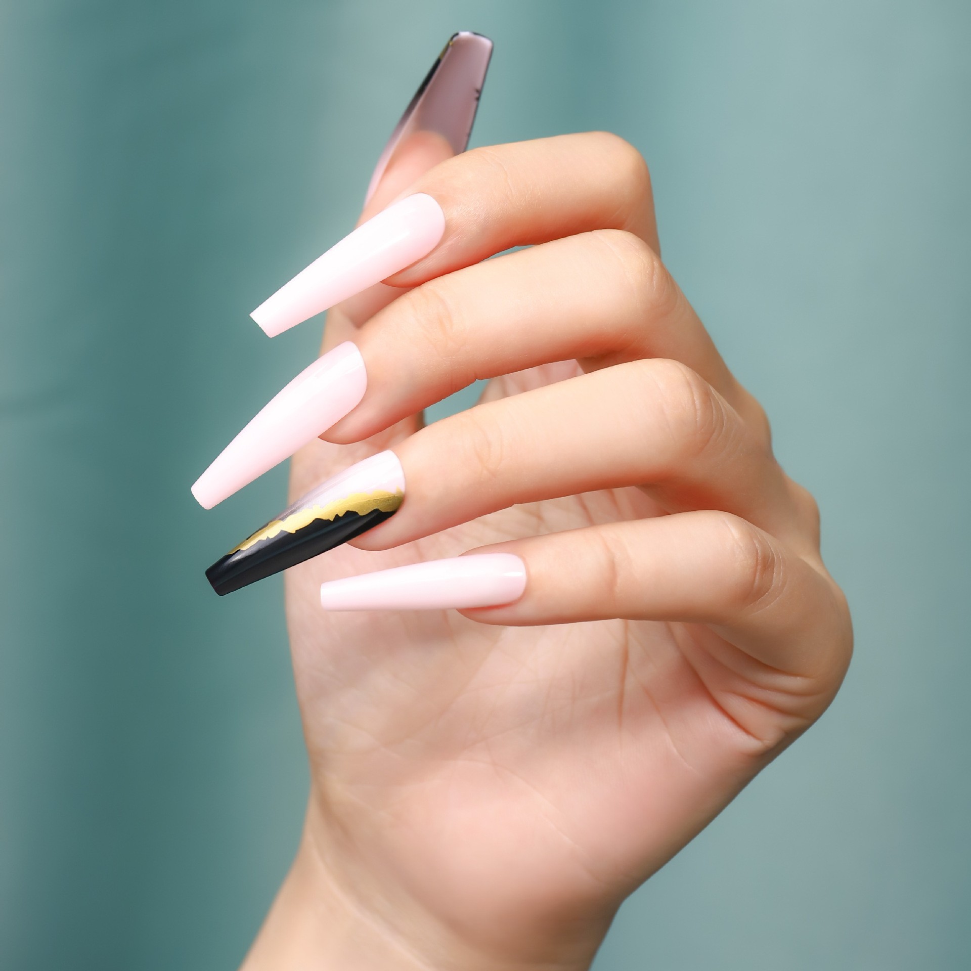 Uñas postizas de estilo francés populares transfronterizas, parches de uñas postizas largas, uñas postizas desmontables terminadas de fábrica.