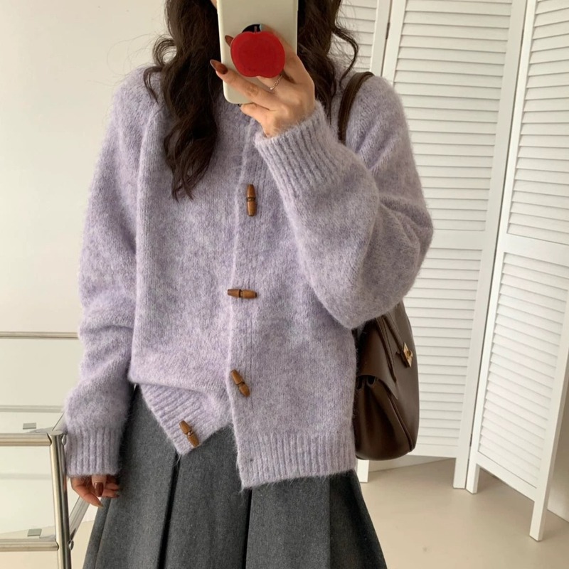 毛针织衫女2025秋冬季宽松软糯休闲温柔氛围感复古牛角扣外套上衣|undefined
