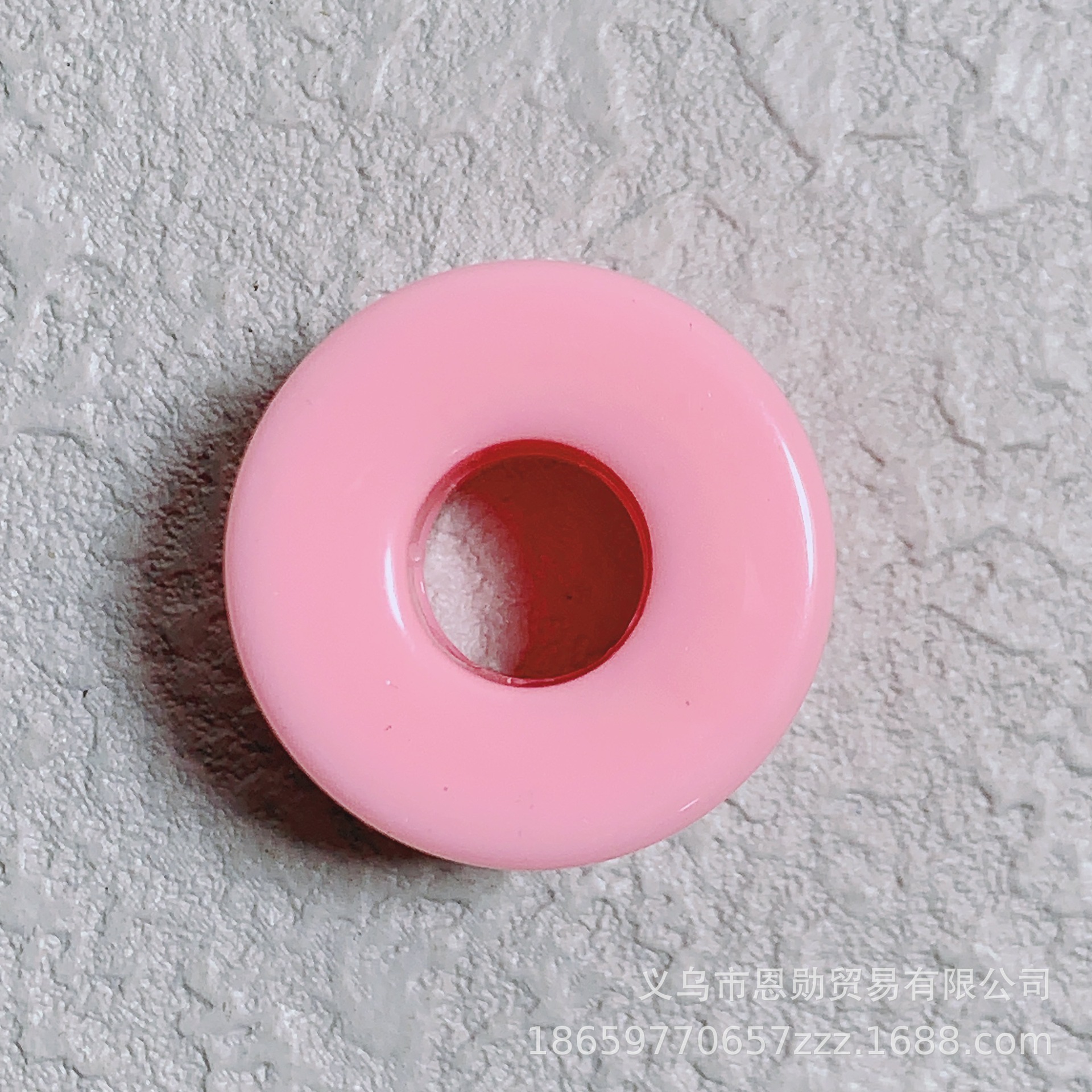 O (light pink)