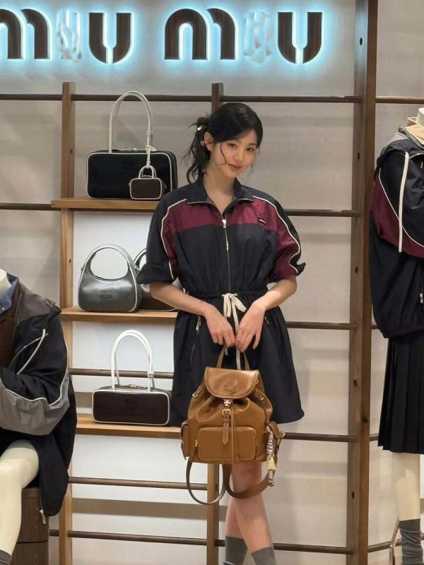 2025 新しい miu 本革バックパックニッチデザイン多用途レトロ大容量ダブル巾着バックパック|undefined