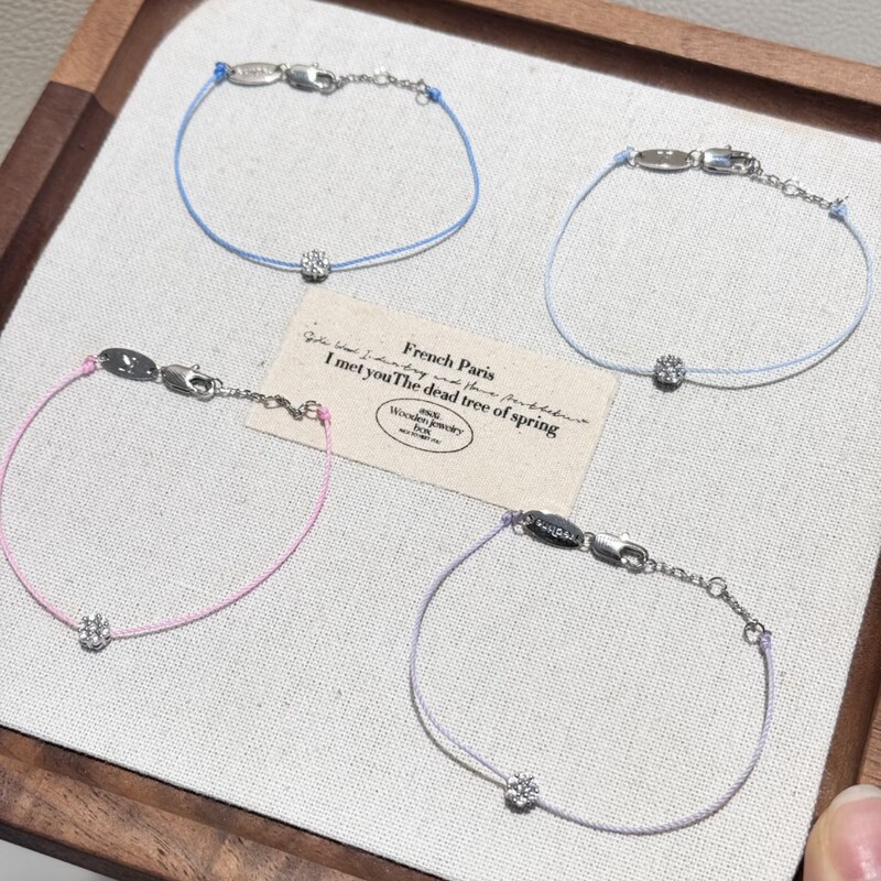French Minimalist Zircon Flower Bracelet for Women, Simple Design, Stackable Woven Bracelet, Fashionable and Elegant Hand Accessory