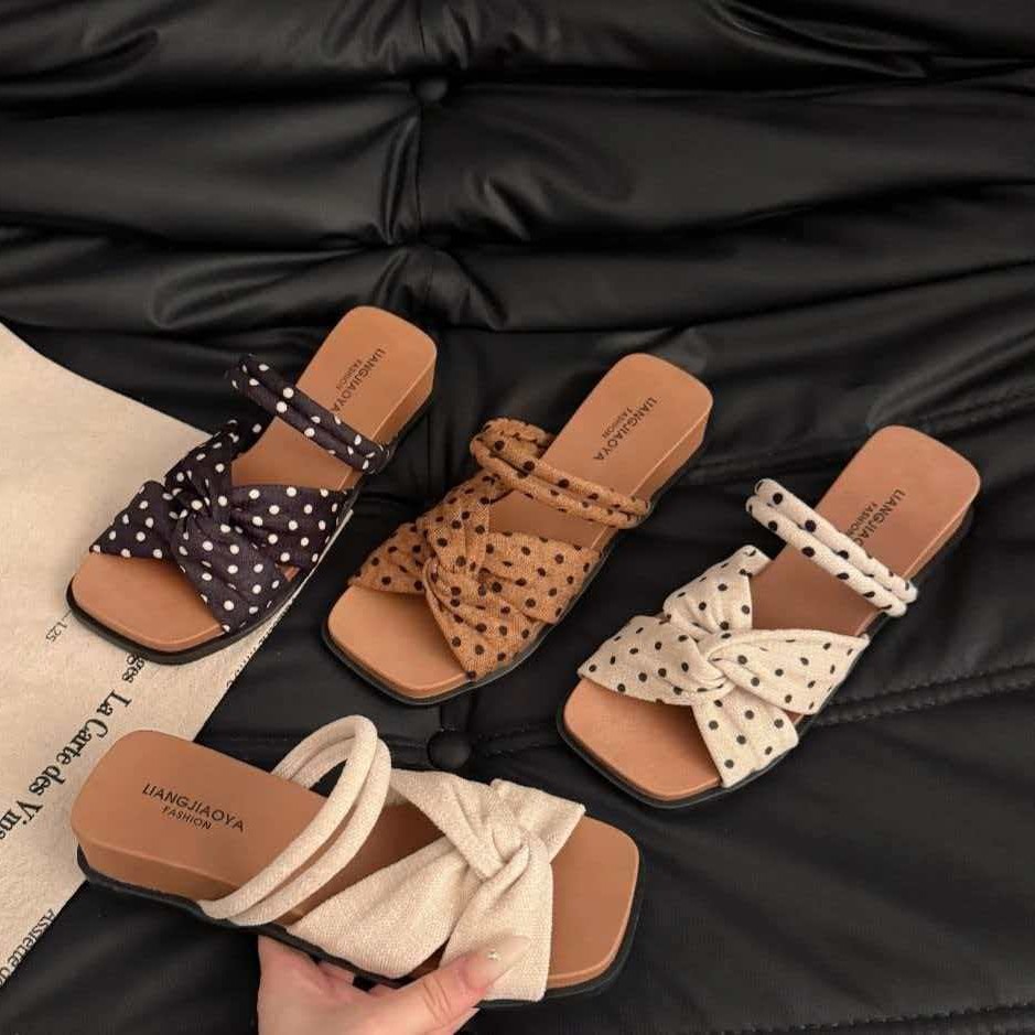 Zapatillas de tacón de pendiente gruesa de alta calidad para mujeres de verano 2026 con sandalias de falda de moda de hadas. image 4