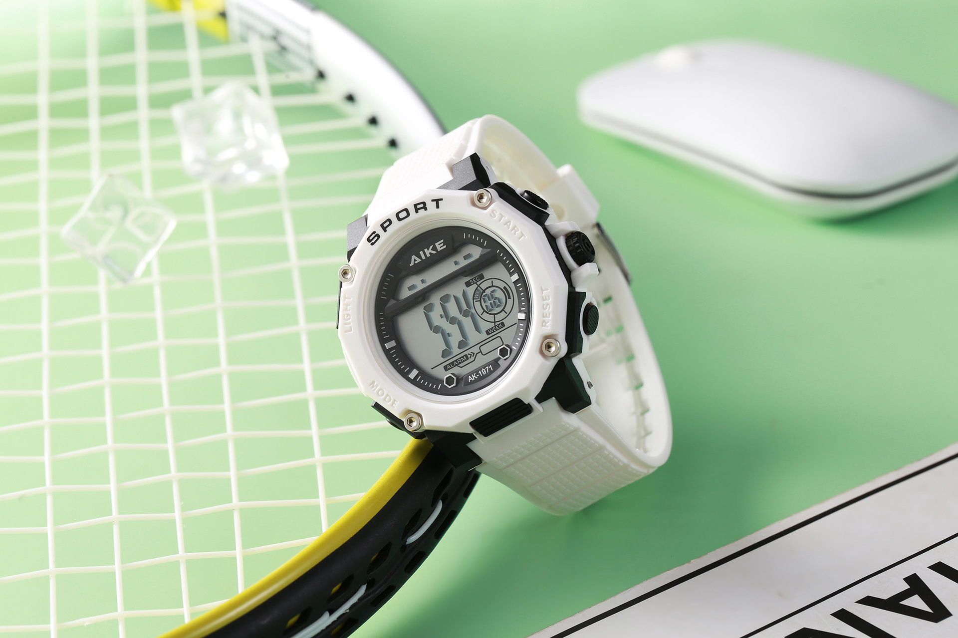 Reloj electrónico de despertador para estudiantes varones nuevo reloj electrónico de deportes impermeable multifuncional para adolescentes de secundaria y secundaria