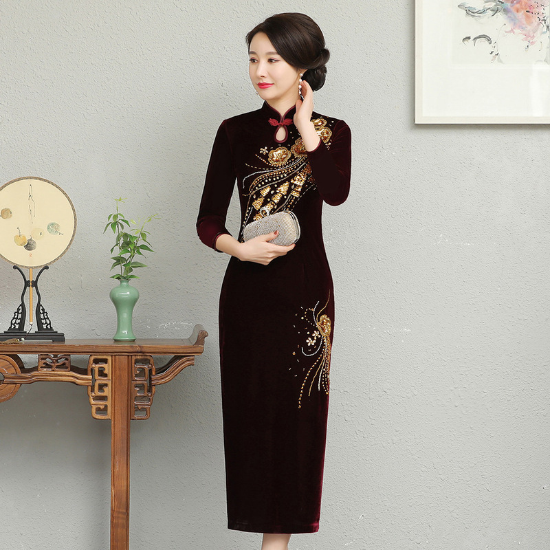 Shenzhen Velvet Cheongsam Wedding Banquet Ethnic Style Hanfu Long-Sleeve Bridal Gown Autumn and Winter Plus-Size Dress with Rhinestones, Available for Wholesale