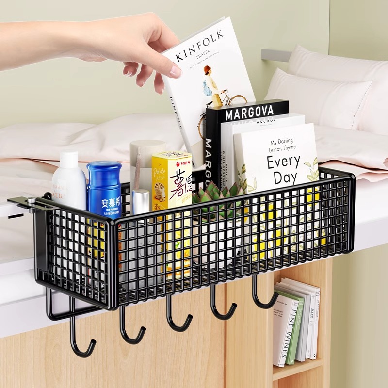 Rack de almacenamiento de cestas colgantes al lado de la cama con rack de almacenamiento de hierro forjado sin perforación de tipo colgante ajustable en la cama