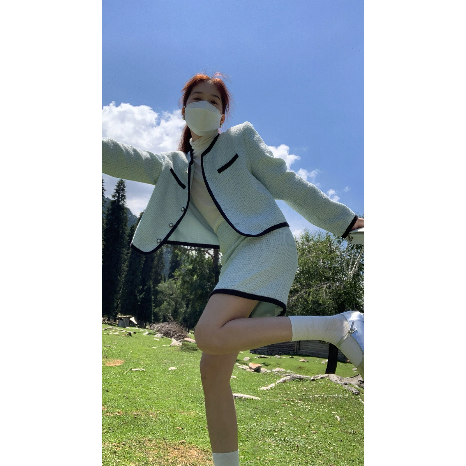 [Нет возврата] не менять цвет однобортное пальто с круглым воротником и маленьким ароматом для пожилых Корейская короткая куртка женская осень