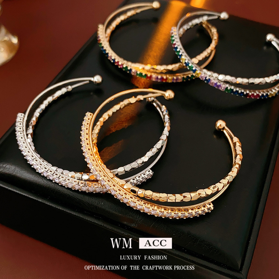 Pulsera de apertura cruzada de circón de color, pulsera exquisita de estilo de palacio de lujo ligero, joyería de moda de alta gama de todo fósforo al por mayor