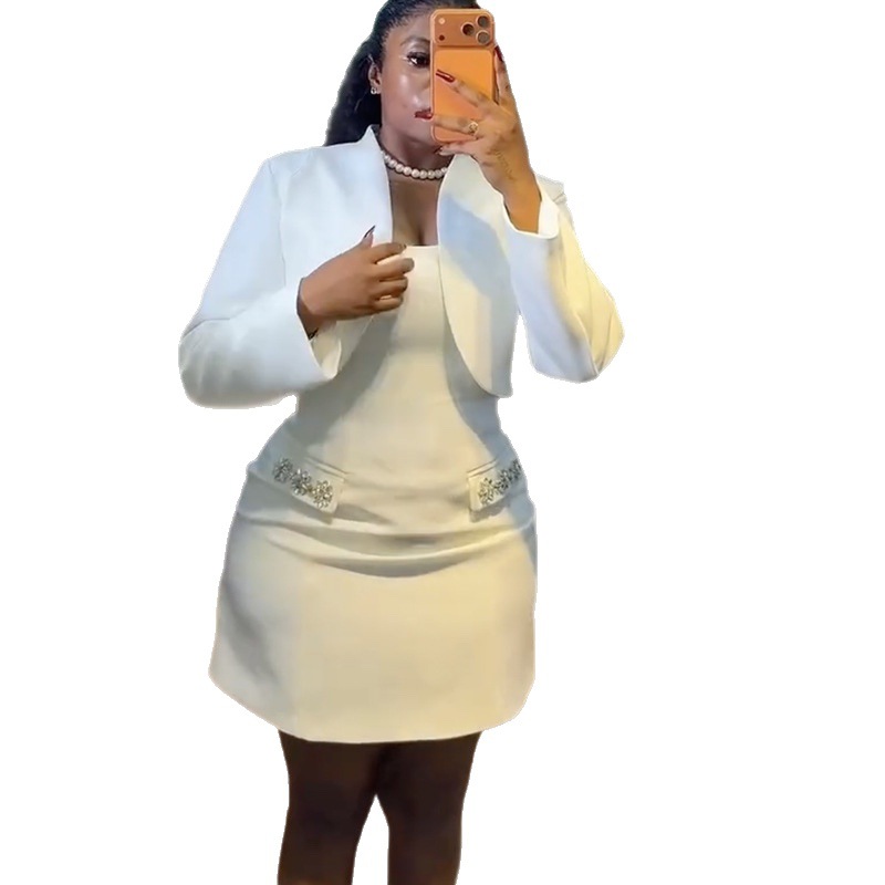 Completo elegante composto da blazer senza maniche e mini abito – Perfetto per la primavera, dall'ufficio alla cena, con due pezzi (bianco/rosso, taglie dalla S alla 2XL)_voghion.com