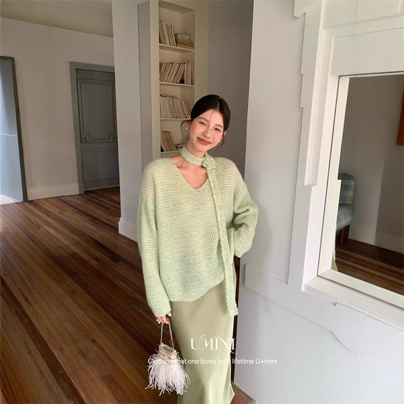 Korean Style Loose and Lazy Autum New Atmosphere Rose Flower Ribbon V Neck Knitwear Slimming Look Knitwear for Women Korean Style Loose and Lazy Autum New Atmosphere Rose Flower Ribbon V Neck Knitwear Slimming Look Knitwear for Women