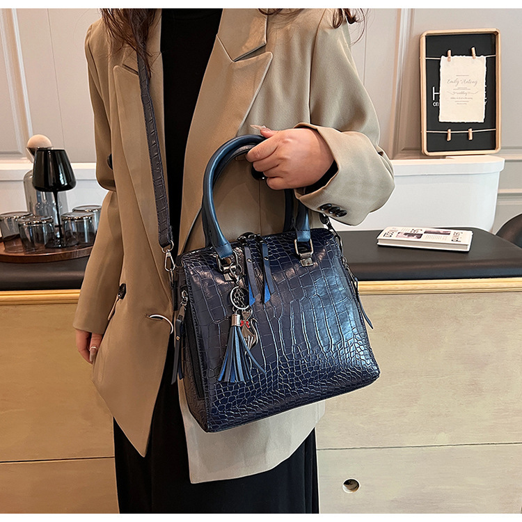 2024 Bolsos portátiles de mensajero de un solo hombro de moda transfronteriza