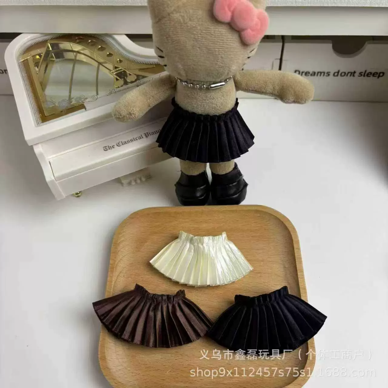 [Long-Legged Kitty Pleated Skirt, Handmade Baby Clothes, High-Quality Mini Doll Dress-Up Short Skirt Clothes Wholesale]
