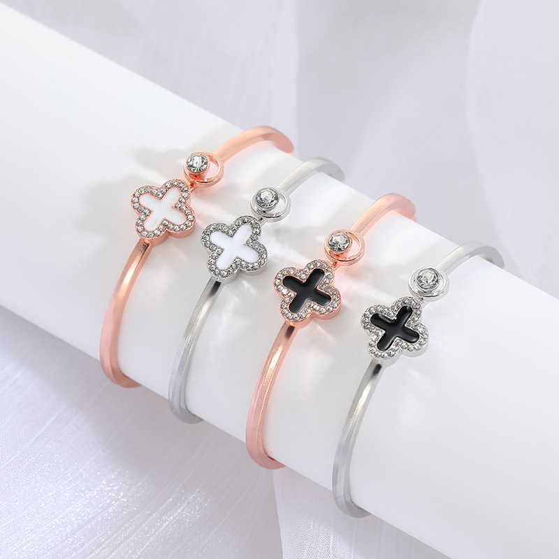 Cross-Border Fashion Four-Leaf Clover Alloy Diamond-Encrusted Bracelet, Ins-Style Exquisite High-End Bracelet, Versatile and Non-Fading Jewelry Cross-Border Fashion Four-Leaf Clover Alloy Diamond-Encrusted Bracelet, Ins-Style Exquisite High-End Bracelet, Versatile and Non-Fading Jewelry