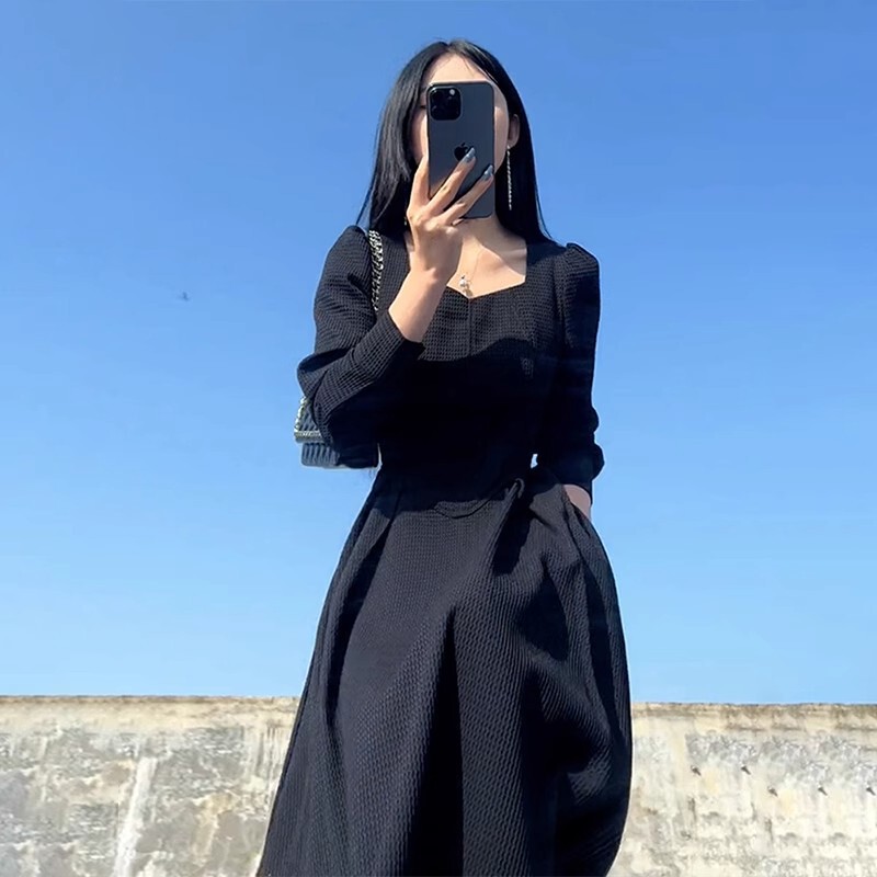 Long-Sleeved Black Dress for Women, Autumn and Winter 2025 New Style, French Hepburn Style, Paired with a Coat, Inner Layer, Long Skirt Long-Sleeved Black Dress for Women, Autumn and Winter 2025 New Style, French Hepburn Style, Paired with a Coat, Inner Layer, Long Skirt