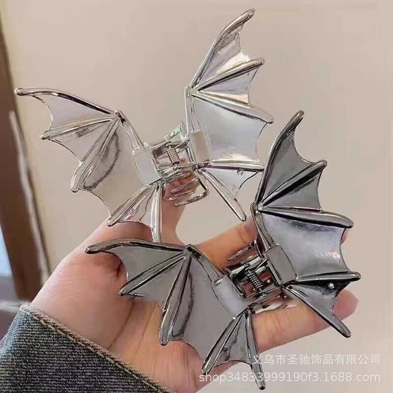 Halloween Bat Hair Clip, Large Metal Shark Clip, Versatile and Stylish, Hair Clip for the Back of the Head, Hair Accessory, Large Hair Clip