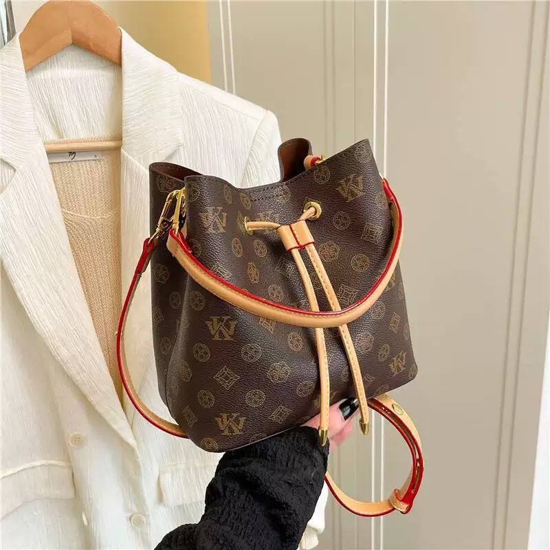 Original with label L bucket BB chip 2025 new model genuine leather V drawstring shoulder bag, fashionable crossbody handbag with print Original with label L bucket BB chip 2025 new model genuine leather V drawstring shoulder bag, fashionable crossbody handbag with print