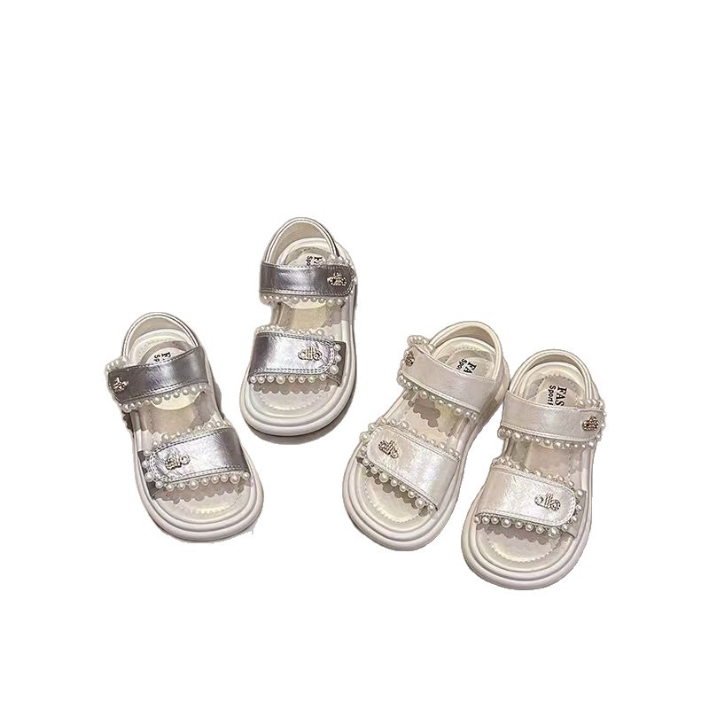 Sandálias de niñas verano 2026 nuevas niñas perlas decoración zapatos de sol para niños suaves zapatos de princesa de moda