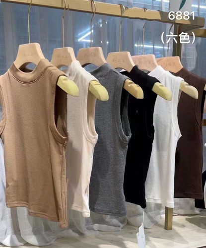 New autumn and winter brushed warm sleeveless bottoming half turtleneck vest for women with slim fit inside and threaded bottoming shirt for outer wear